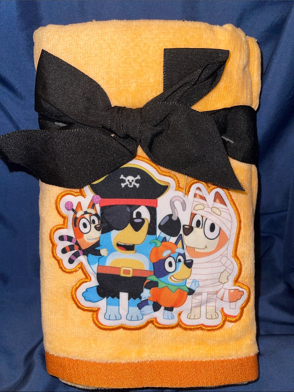 Bluey - Halloween Themed Hand Towels with Bluey & Friends in Costumes